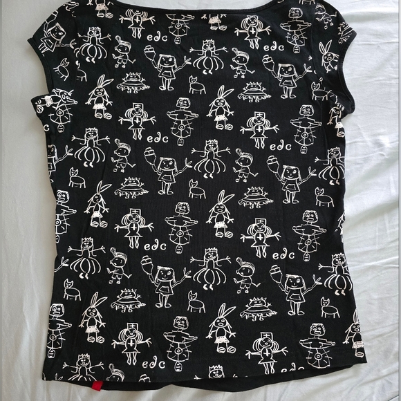 Black T Shirt - Picture 3 of 5